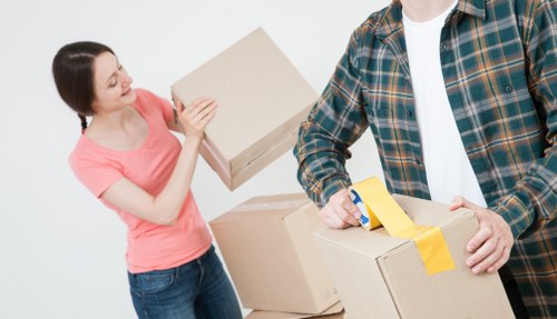 Careful packing and loading service for moving day